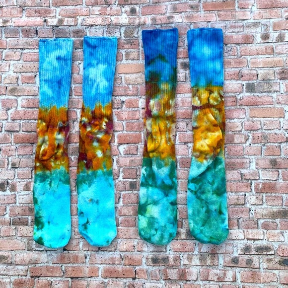 Heaven Earth Sea OOAK hand dyed bamboo socks by Roet & Etro - Picture 3 of 3